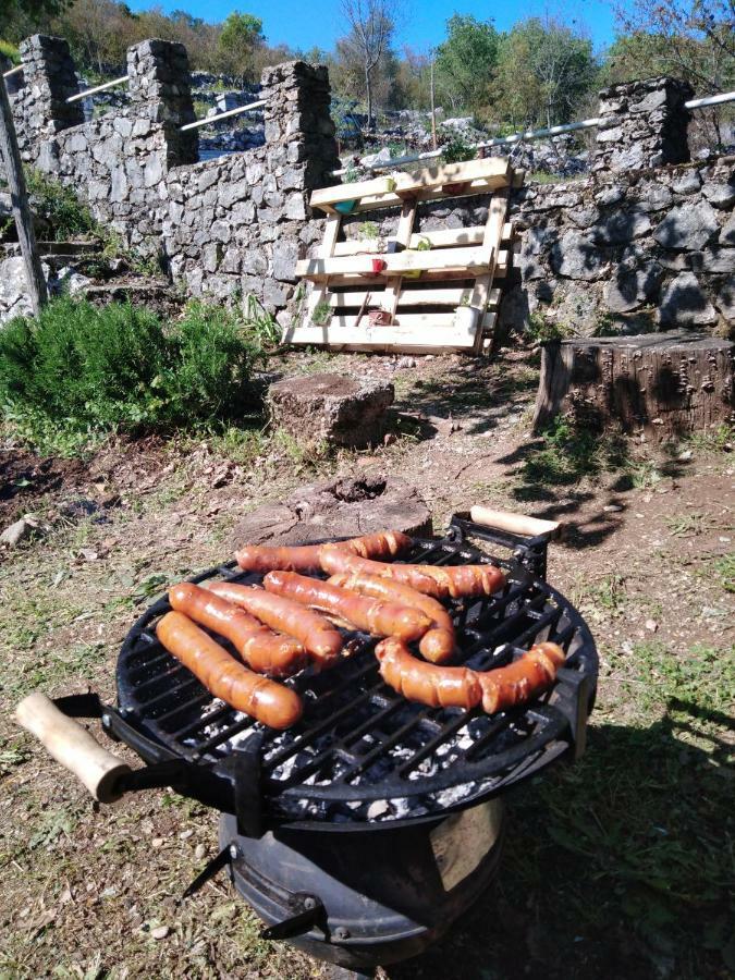 Country House "Lipa" Komarno Virpazar Buitenkant foto